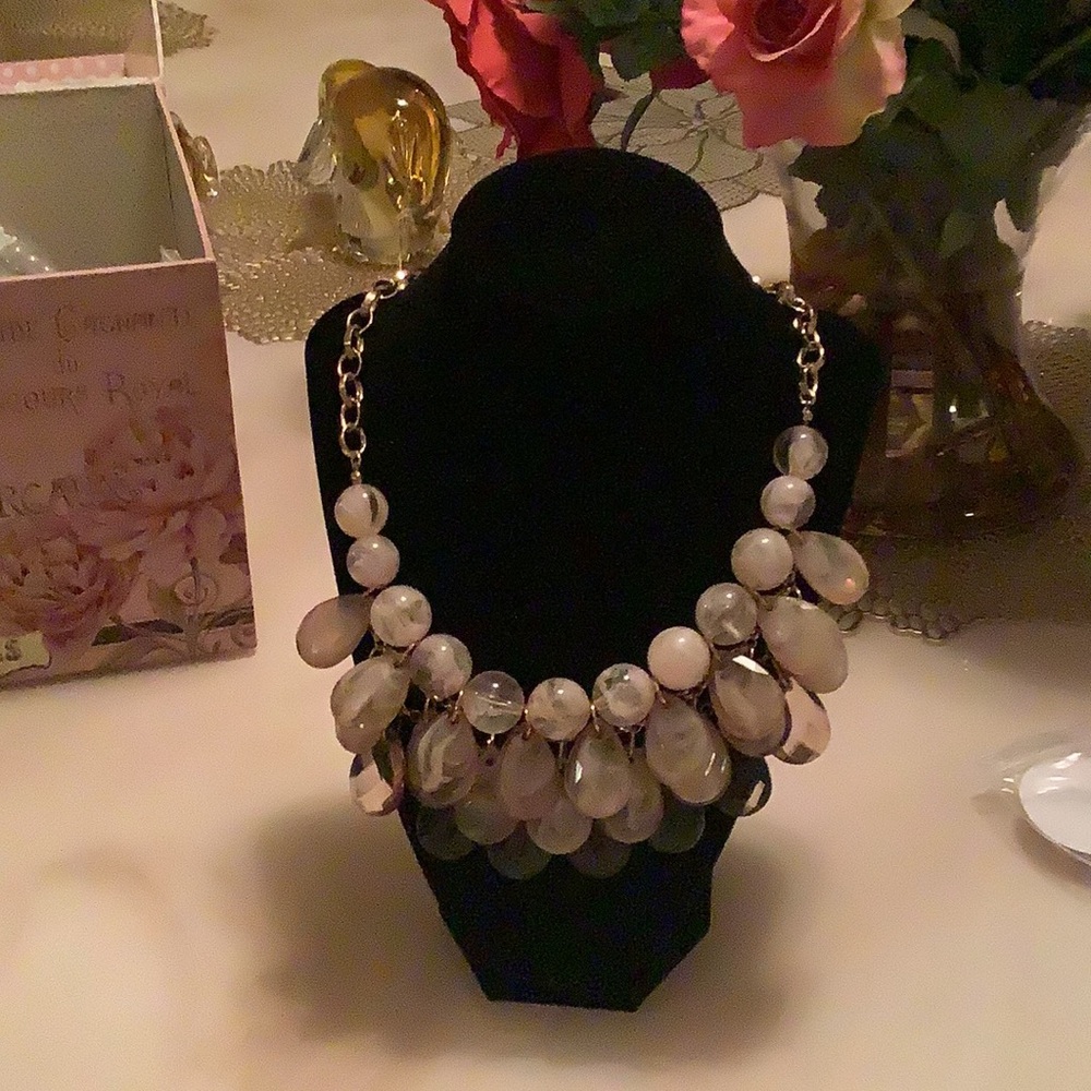 Vintage White Faceted Beige Beaded Statement Necklace Earth tones gold tone